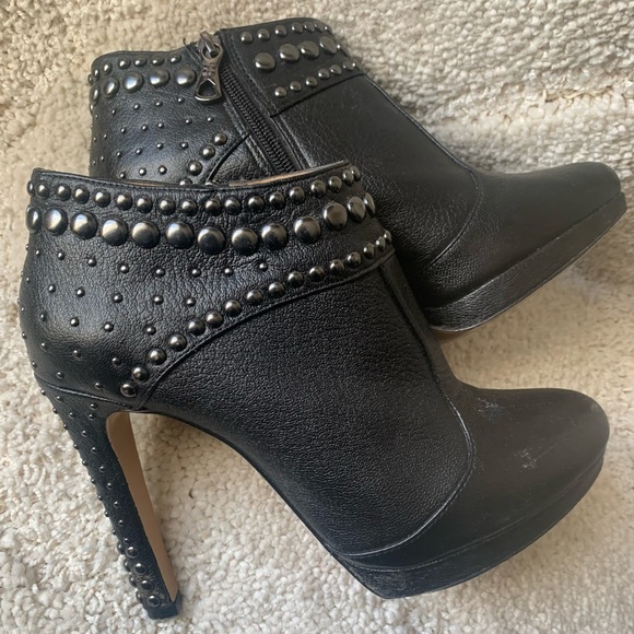 BCBG Max Azria Leather Ankle Boots With Stud Detail SZ 10 - Picture 3 of 7